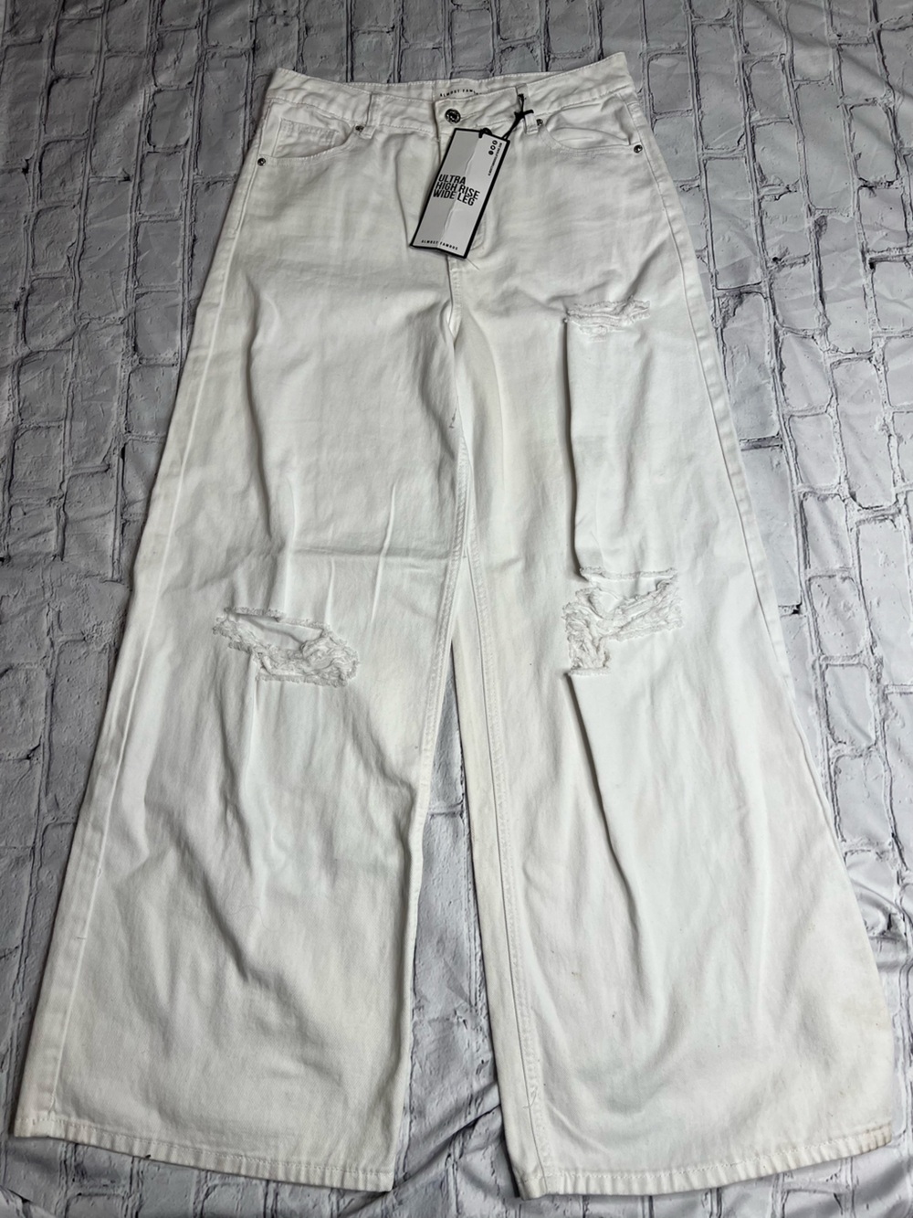 NWT Almost Famous White Ultra High Rise Wide Leg Jeans 9